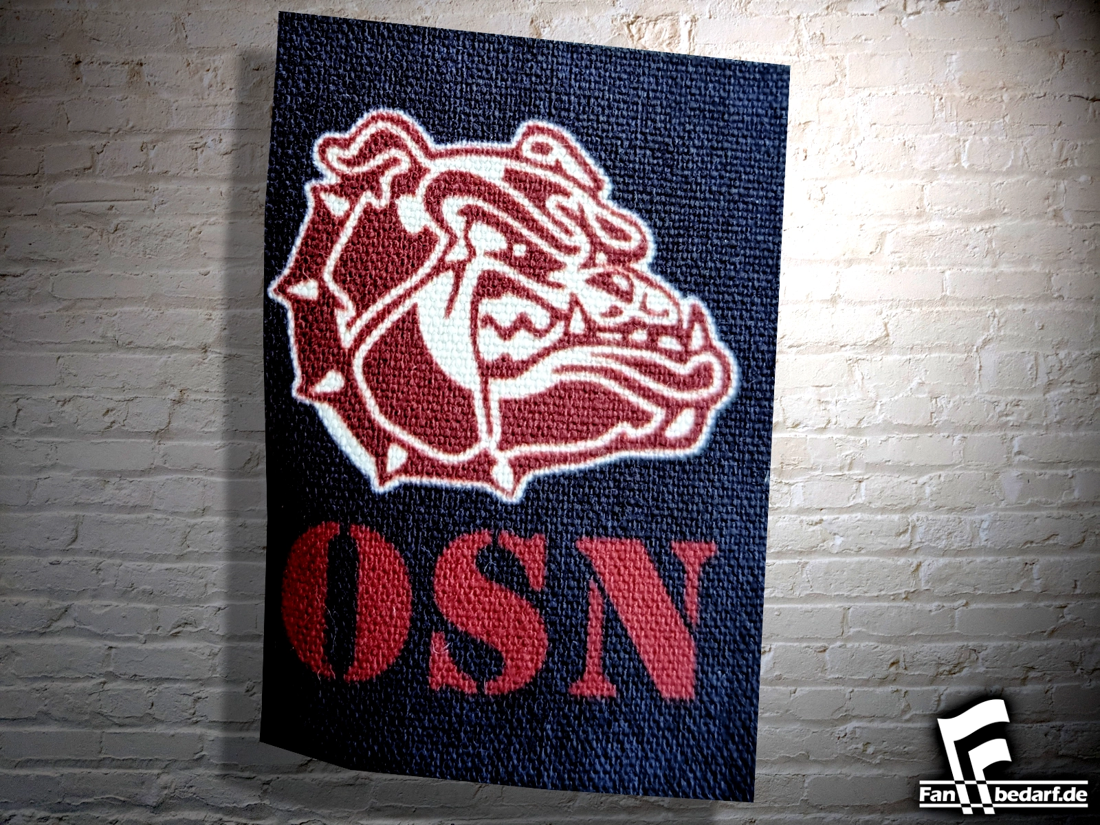 Gedrucktes Label mit Bulldog Logo vom Fanclub Oldschool Nürnberg ✯ individuelle Fankleidung