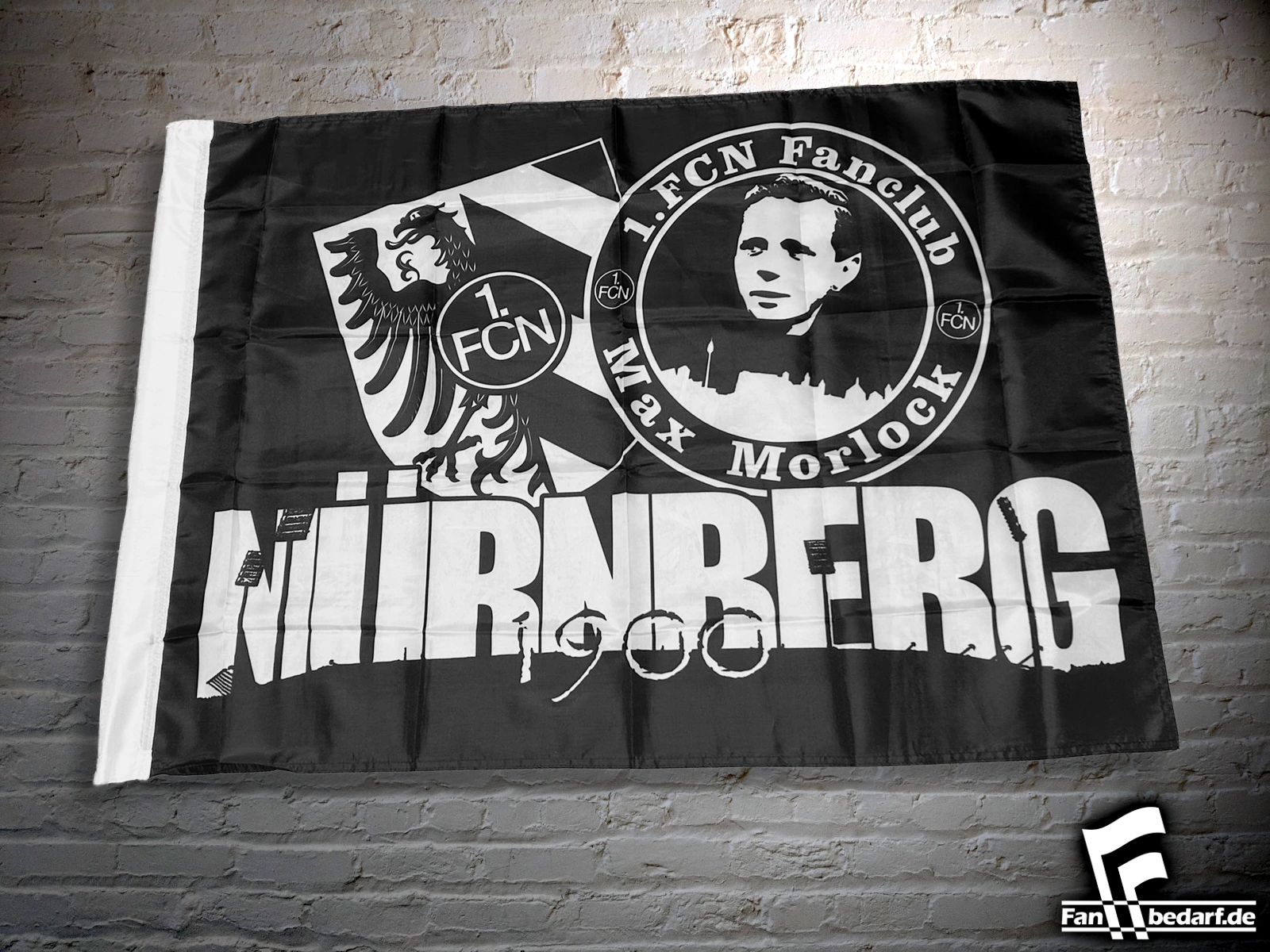 FMM ✯ Fanbedarf.de Schwenkfahne des 1. FCN Fanclubs Max Morlock. Mit Nürnberg 1900 Stadion Silhouette. ✯ individuelle Fankleidung