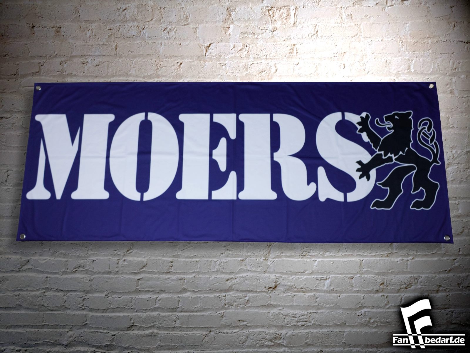 Individuell gestaltete Zaunfahne des 1860 München Fanclubs Moers